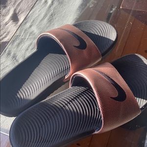 women nike slides